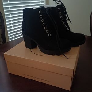 Soda Women's Black Lace Up Boots